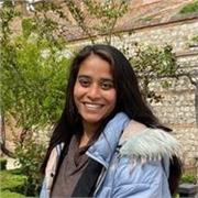 Profesora titulada en infantil y primaria con experiencias tanto en España como en el extranjero, imparte clases de apoyo y refuerzo