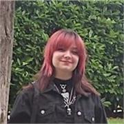 Studentessa universitaria con ottime conoscenze in inglese, che vanno dalla grammatica, alla conversazione e alla listening