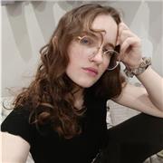 Professeure polyvalente pour vous aider à reprendre goût aux cours !