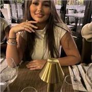 Étudiante en double licence avec une méthodologie et notes permettant le progrès de vos enfants.