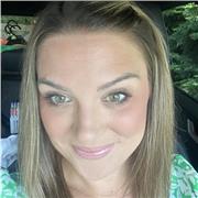 Primary tutor providing primary education for children age 5-11 years