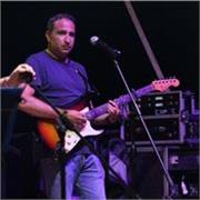 Impartisco lezione per chitarra classica, acustica, elettrica. Ho conseguito il livello 7-8-9 della Scuola di musica Yahamaa