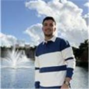 Me defino como una persona muy proactiva, con mucha empatía y bastante alegre, que me encanta enseñar 