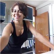 Profesora de Yoga con diplomado en yoga restaurativo y kriya yoga para el sistema endocrino