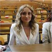 Laureata magistrale in Lettere con il massimo dei voti offre percorsi di supporto allo studio personalizzati ed efficaci. 