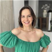 Prof d’ espagnol. Ma langue native est l’ espagnol. Je suis une ingénieure colombienne