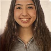 Estudiante universitaria preparándose para ser profesora de primaria
