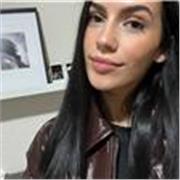 Hola!! Soy una chica que principalmente sabe de idiomas, pero puedo ayudar a tus peques a hacer todo tipo de deberes del cole