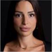 Laureata in Economia offre lezioni di matematica online per medie e biennio del liceo