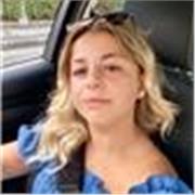 Diplomata impartisce lezioni su materie corso Oss