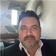 Profesor de inglés para apoyo a clases de la materia