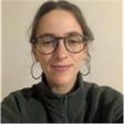 Profesora con experiencia de alumnos con necesidades especiales o con dificultades de apendizaje.