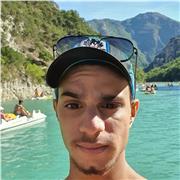 Je suis un étudiant en 1ère année d'études communes de santé, j'ai obtenu un bac Scientifique spécialité sciences de la vie et de la Terre, et je souhaite aider les collégiens voire les lycéens en partageant mes connaissances