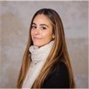 Profesora de Marketing Digital, especializada en estrategia online. Clases de marketing digital, redes sociales y publicidad