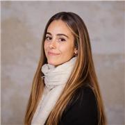 Profesora de Marketing Digital, especializada en estrategia online. Clases de marketing digital, redes sociales y publicidad