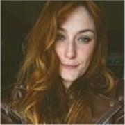 Insegno italiano con cuore, metodo e passione per la comunicazione.