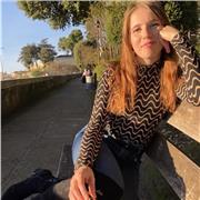 Laureata magistrale in lingue e comunicazione interculturale offre lezioni di lingua inglese e doposcuola