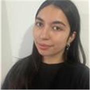 Profesora de inglés imparte clases para todas las edades