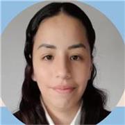 Profesora de ingles que imparte a todas las edades