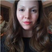 Laureata impartisce lezioni di violino e pianoforte. Sono previste anche lezioni di solfeggio e teoria musicale