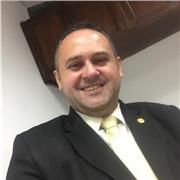 Baloncesto deporte completo para alumnos y alumnas de cualquier grado, deporte de estrategias y defensas para así poder competir con el contrario a gusto