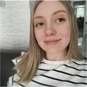 Estudiante de educación infantil con experiencia previa ofrezco cuidados y refuerzo en diversas asignaturas hasta primaria.