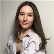 Licenciada en Bellas Artes y Máster en profesorado de Dibujo, imparto clases creativas de arte, dibujo y mucho más