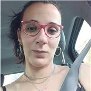 Laureata impartisce lezioni di Letteratura italiana, Storia, Storia del Arte, Geografia, Scienze