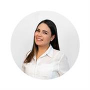 Experta en Marketin Digital con más de 5 años de experiencia 