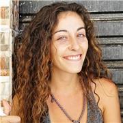 Profesora de inglés avanzado enfocado en conversación para adolescentes y adultos