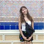 Profesora del Lenguaje dicta clases para niños y niñas de todas las edades
