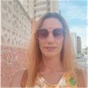 Soy una chica de 42 años, no tengo titulación de profesora, pero llevo 20 años dando clases particulares.