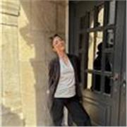 Me defino como una persona que se adapta a todo tipo de gente, implicada y con ganas de aportar mis conocimientos