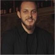 Hola, soy Quentin , vengo de Francia y vivo desde 2 años en España. Puedo enseñar francés  apto para todas las edades y niveles