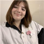 Professeur de science (maths, physique, SVT, statistique) et de science humaine (psychologie).