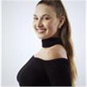 Maestra de Danzas Mixtas, adaptamos la clase a tus objetivos y nivel. Movimiento consciente, entrenamiento amable para el cuerpo