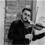 Violinista laureato presso il Conservatorio di Milano impartisce lezioni di violino
