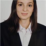 Graduada en Psicología y estudiante de Máster en Psicología de la Intervención. Apta para dar apoyo en Educación Primaria y ESO.