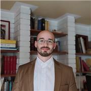 Real Spanish Beyond the Textbook: Conversational Classes with a Global Polyglot