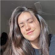 Profesora de baile hip hop. Soy bailarina profesional, soy bailarina de Adexe y Nau y del Cocacola music experence, aparte de haber grabado varios videoclips