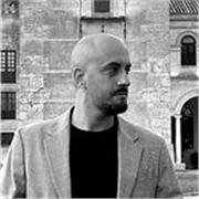 Profesor de Arte Contemporáneo, dibujo, pintura y escultura. 