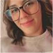 Profesor de inglés imparte cursos básicos a niños de 6 a 15 años