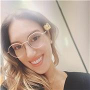 Neo-laureata in Economia impartisce lezioni su argomenti di economia ed inglese