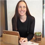 Profesora de inteligencia emocional, liderazgo, comunicación, y desarrollo personal y profesional con más de 5 años de experiencia.