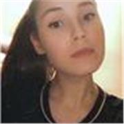 Studentessa universitaria impartisce lezioni private per ragazzi delle elementari, medie e liceo