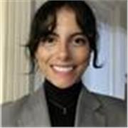 Laureata magistrale in lingue, con esperienza in aiuto compiti, offre lezioni e supporto in inglese, francese e italiano. 