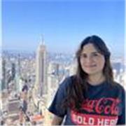 Profesora de español para extrajeros con herramientas didácticas y de aprendizajes adaptadas para todas las edades