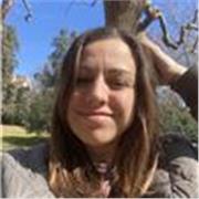 Profesora titulada y nativa con más de 15 años de experiencia 
