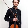 Insegnante di violino propone lezioni dal livello base