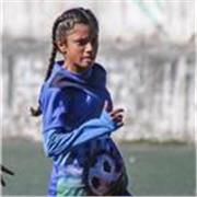 Deportista con 9 años federada y 8 títulos estatales. Enseño técnica, disciplina y mentalidad ganadora para potenciar tu fútbol. 